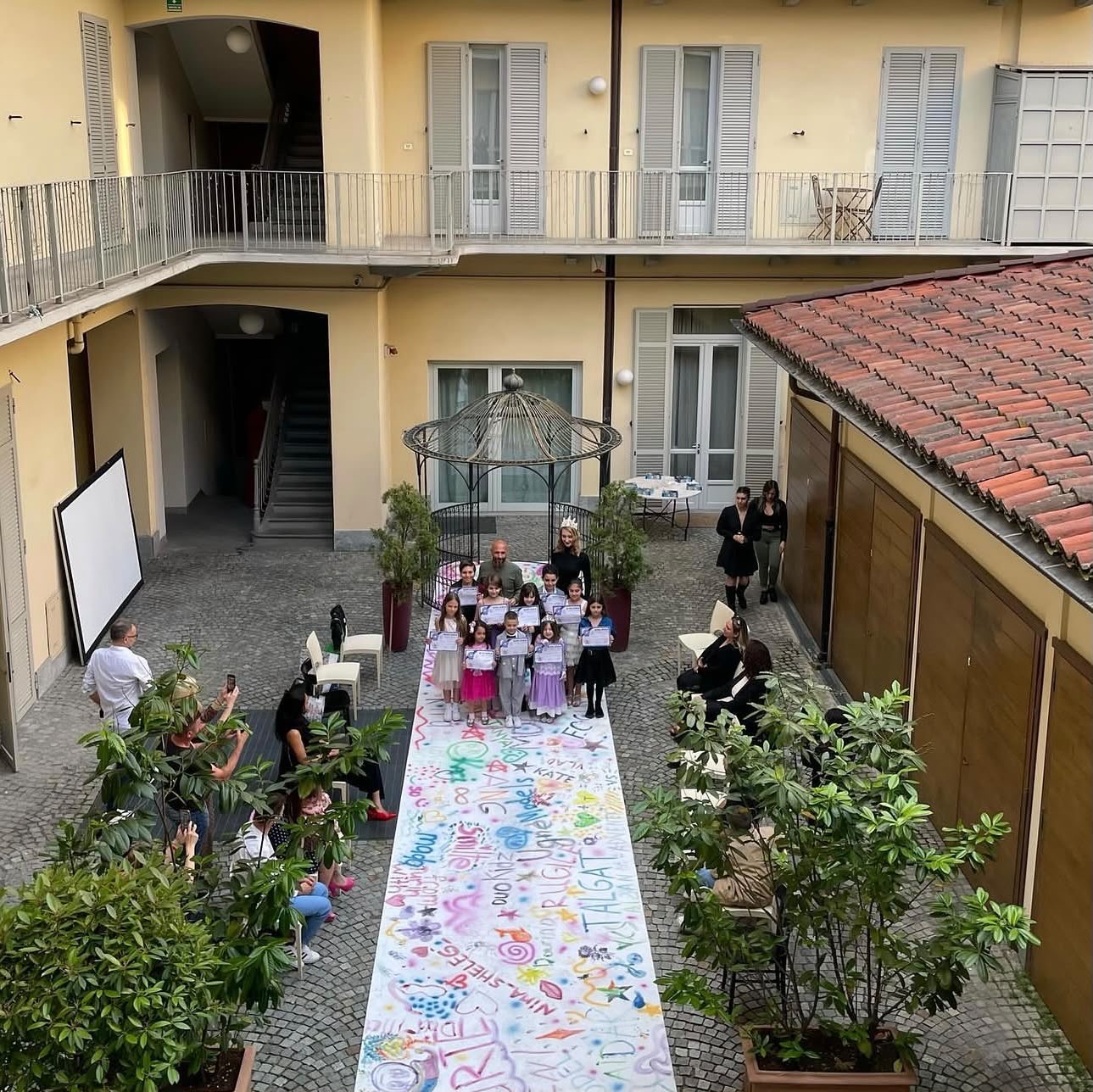 Allestimento per evento nel giardino privato