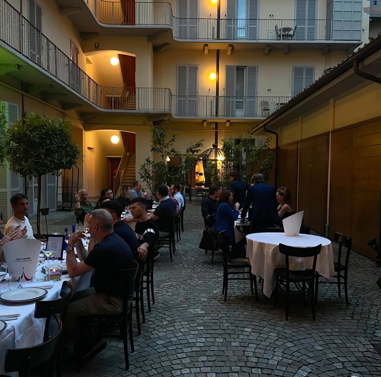 Evento serale nel giardino privato